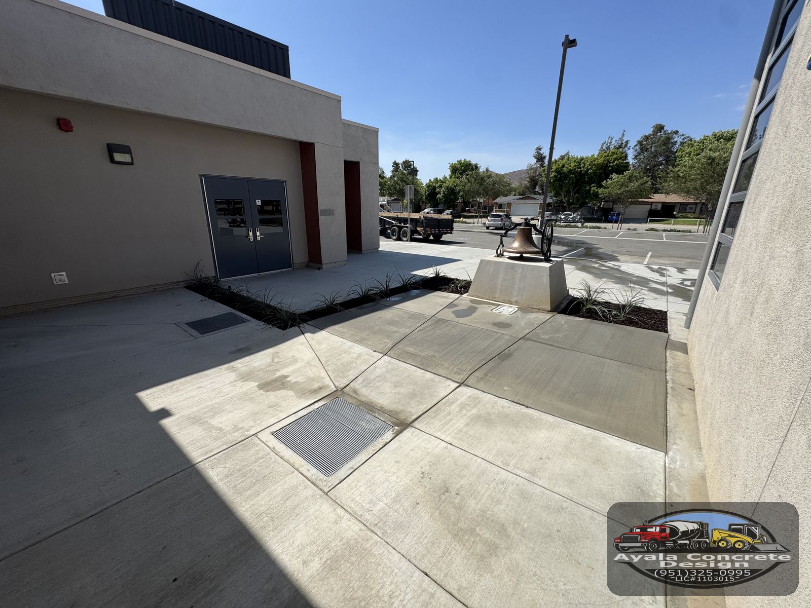 Commercial courtyard & entries — 6